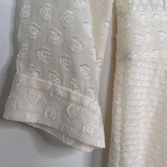 Tory Burch intricate Silk Mini Dress design. Soft & detailed flowers, EUC❣️ - Picture 5 of 11